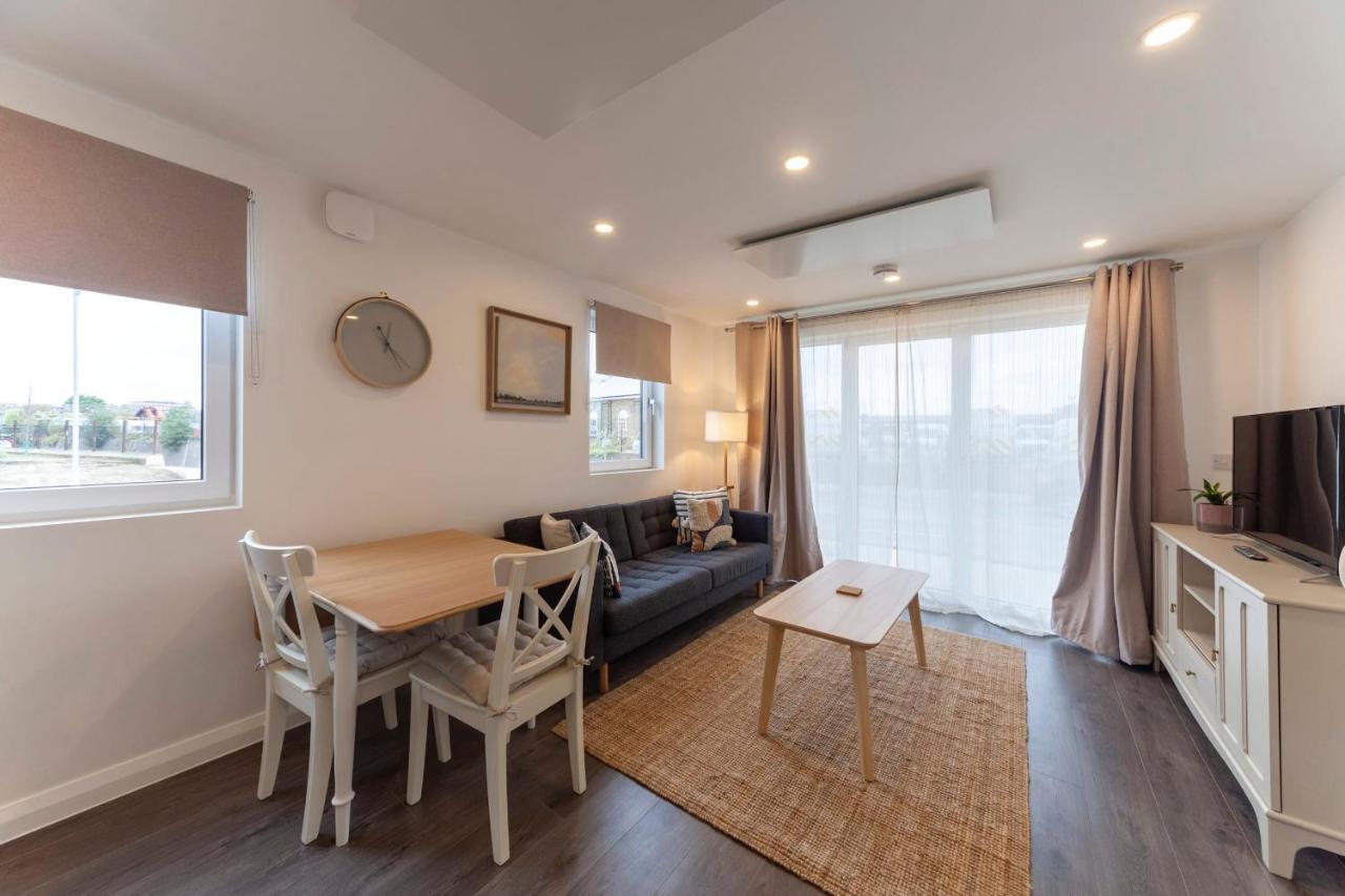 Contemporary 1 Bedroom Apartment In Ashford Ashford  Exterior photo
